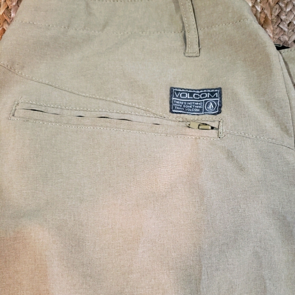 Volcom golf shorts size 38
